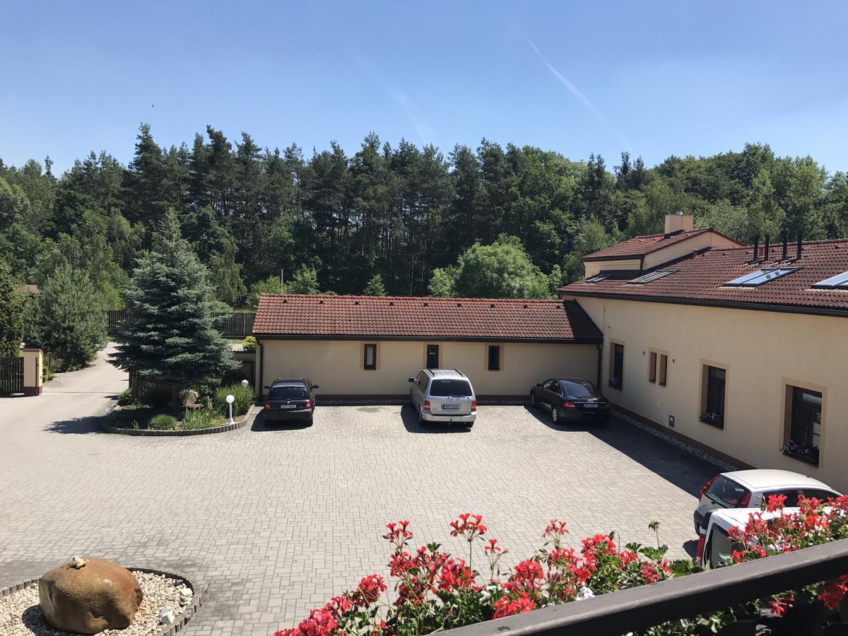 Penzion Parkur Hrobice Exterior foto